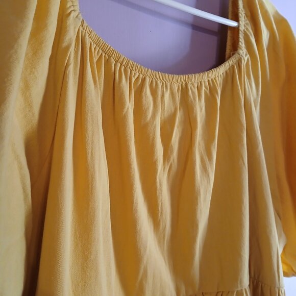 Large yellow embroidered dress - Picture 7 of 11